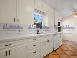 6129 Pembroke Dr in San Diego, CA - Building Photo - Building Photo