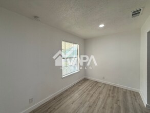 6230 Viva Max Dr in San Antonio, TX - Building Photo - Building Photo