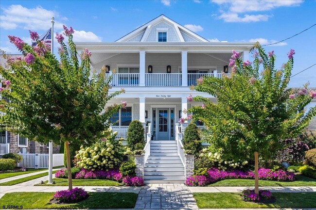 property at 428 N Pembroke Ave