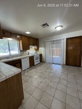 4623 W Cypress Ave in Visalia, CA - Building Photo - Building Photo