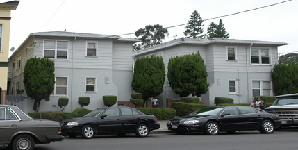 2707 Fruitvale Ave in Oakland, CA - Foto de edificio - Building Photo