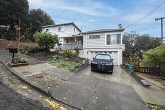 3440 Oak Knoll Blvd in Oakland, CA - Building Photo - Building Photo