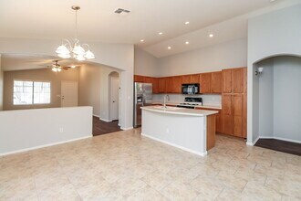 1069 E Nardini St in San Tan Valley, AZ - Building Photo - Building Photo