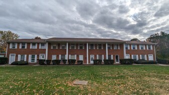 1307 W Meadowview Rd, Unit F in Greensboro, NC - Building Photo