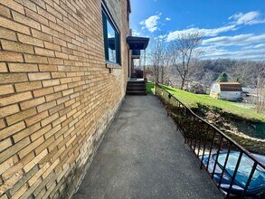 229-231 Marylea Ave in Brentwood, PA - Foto de edificio - Building Photo