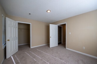 Walden Pointe in Griffin, GA - Building Photo - Interior Photo
