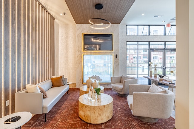 Highgate at Livingston in Livingston, NJ - Foto de edificio - Interior Photo