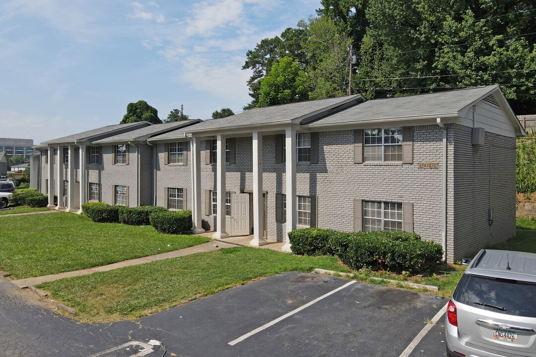 Woodgate Apartments in Atlanta, GA - Foto de edificio