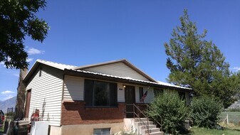 521 E 8800 S in Spanish Fork, UT - Building Photo