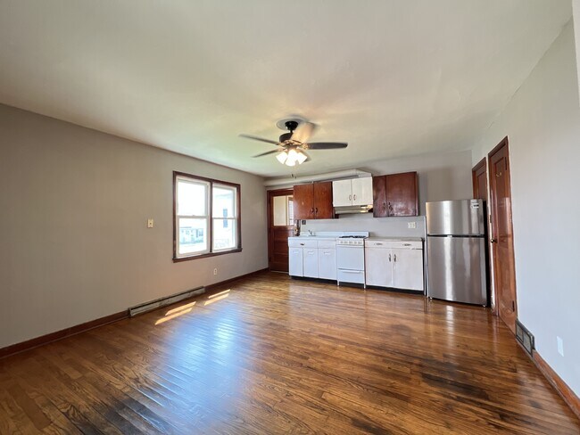 1258 University Ave in Dubuque, IA - Building Photo - Building Photo