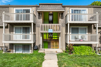 Concord Sq Apartments in Kansas City, KS - Foto de edificio - Building Photo