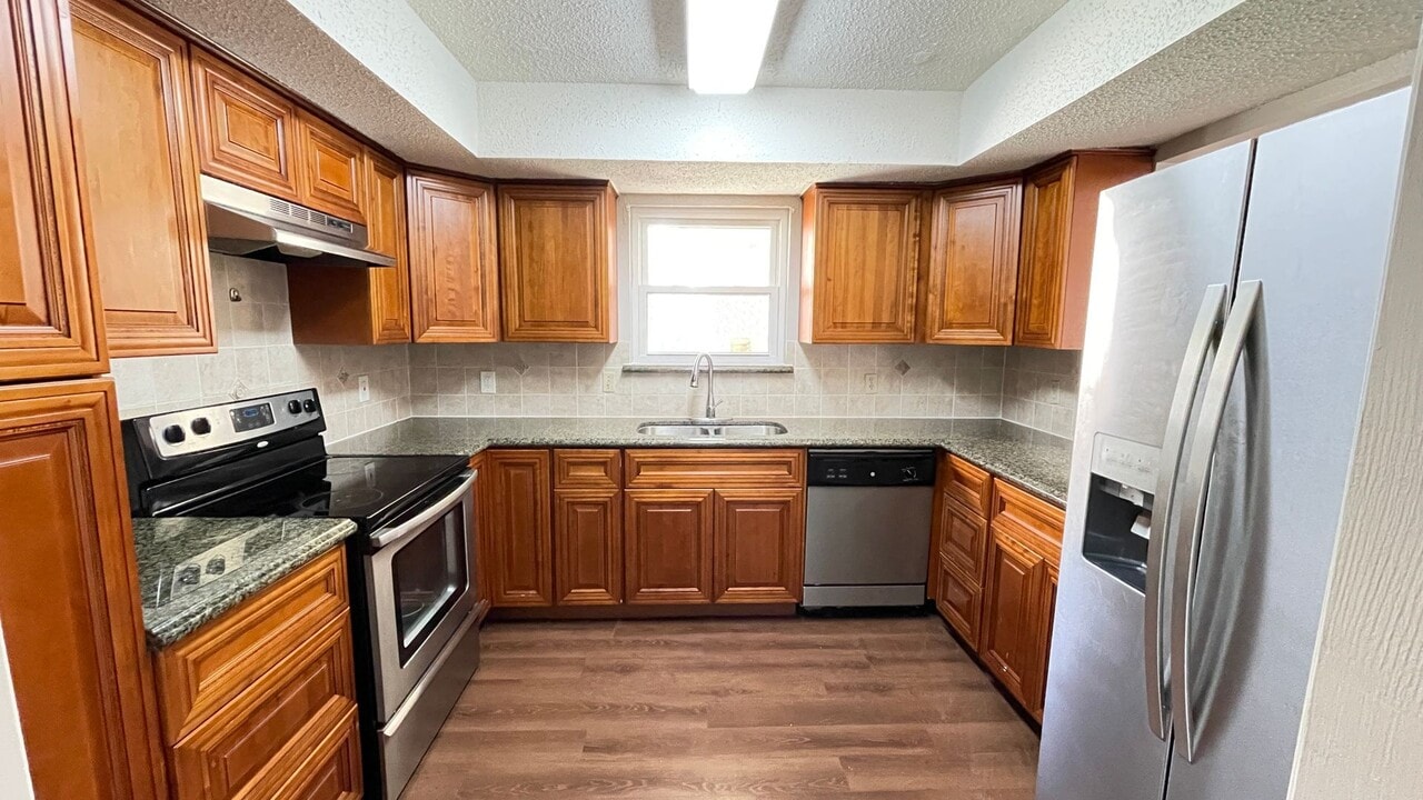 815 W Rochelle Rd in Irving, TX - Building Photo