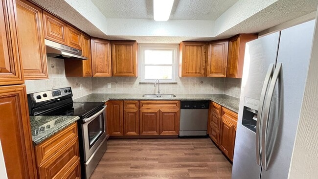property at 815 W Rochelle Rd