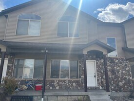 1621 W 300 S in Vernal, UT - Building Photo