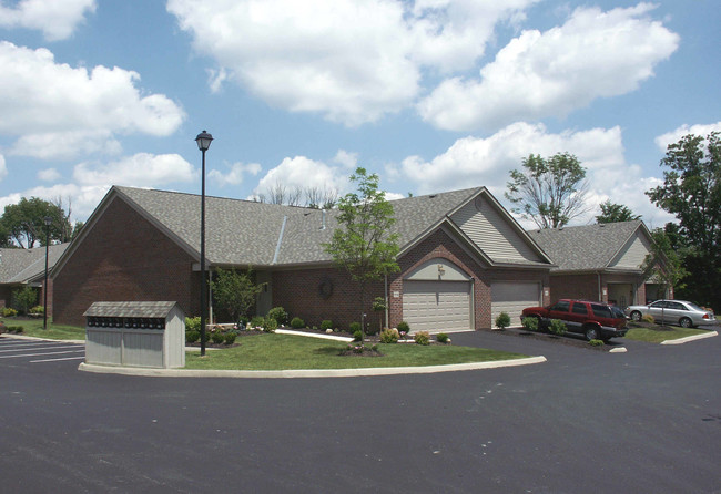 Brighton Woods Condominiums in Dublin, OH - Foto de edificio - Building Photo