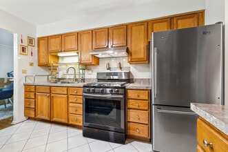 8856 Northshore Dr in Des Plaines, IL - Building Photo - Building Photo