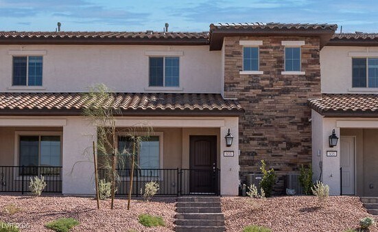 933 Watford Pl in Henderson, NV - Building Photo