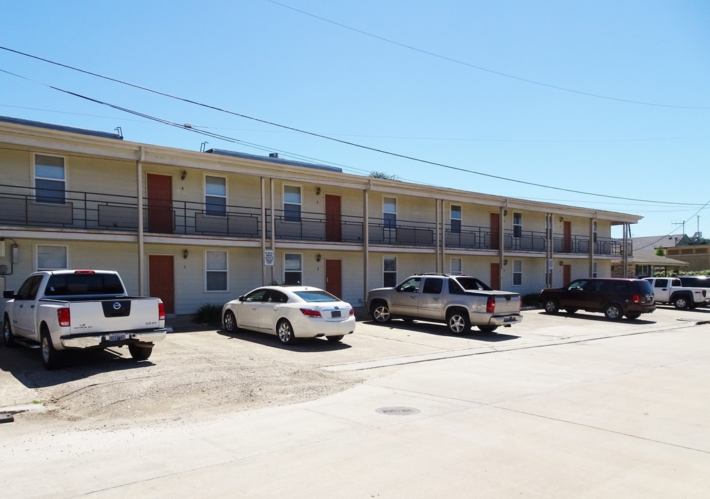 6650 Fleur De Lis Dr in New Orleans, LA - Building Photo