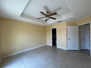 9805 Sterling Loop in Laredo, TX - Building Photo - Building Photo