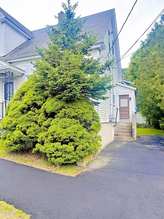110 Bow St in Lexington, MA - Building Photo - Building Photo
