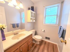 9 Wisteria Ln in Rochester, NY - Foto de edificio - Building Photo