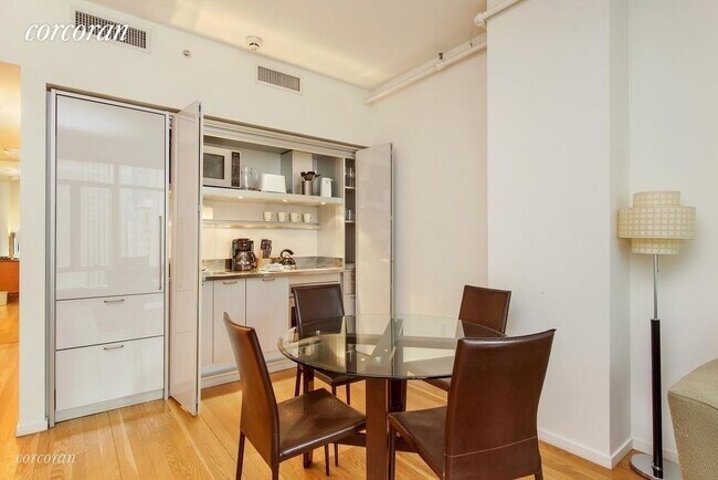 18 W 48th St-Unit -: 17E in New York, NY - Building Photo - Building Photo