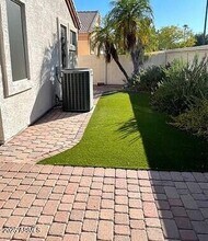 2059 E Huron Ct in Gilbert, AZ - Building Photo - Building Photo