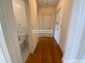 41 Park Dr, Unit 7 in Boston, MA - Building Photo - Building Photo