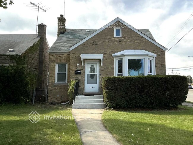 property at 5158 N Mulligan Ave