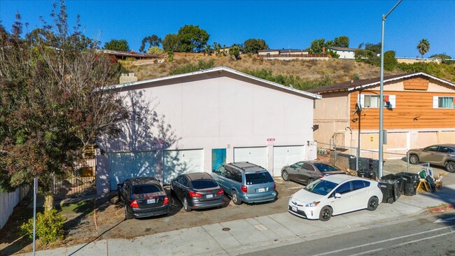 5920 Streamview Dr in San Diego, CA - Building Photo - Building Photo