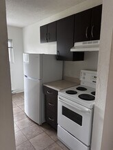 1150 Queens Ave in Victoria, BC - Building Photo - Building Photo