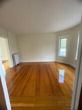 17 Egerton Rd, Unit 1 in Arlington, MA - Foto de edificio - Building Photo