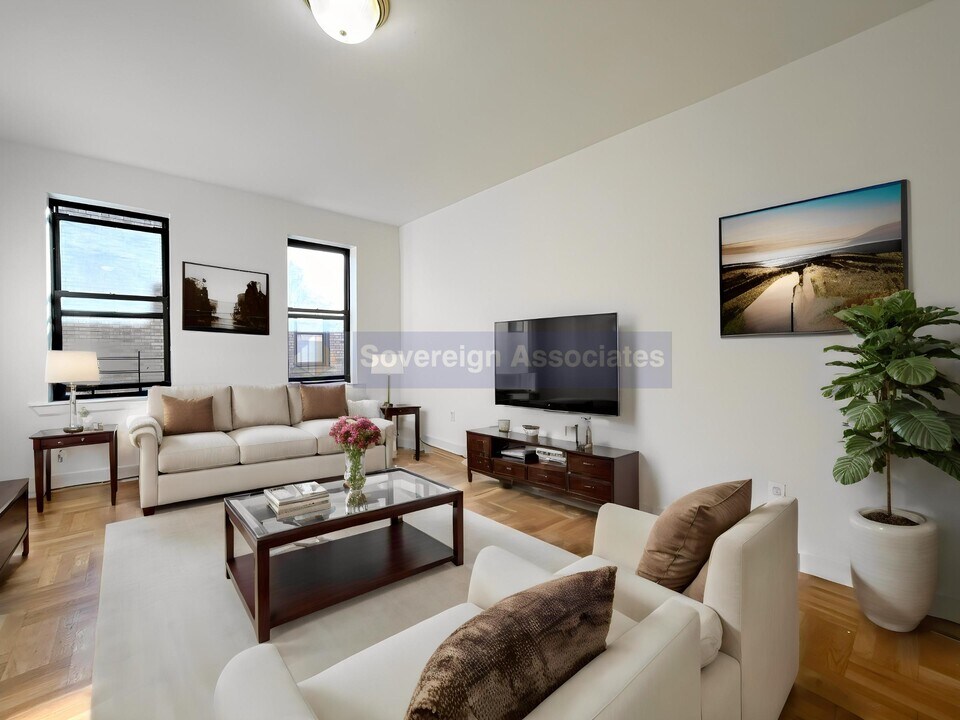 590 Fort Washington Ave in New York, NY - Building Photo