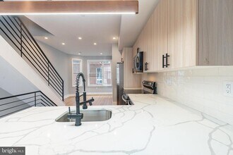 2821 Livingston St in Philadelphia, PA - Building Photo - Building Photo