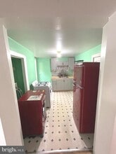 127 Green Ln in Philadelphia, PA - Building Photo - Building Photo