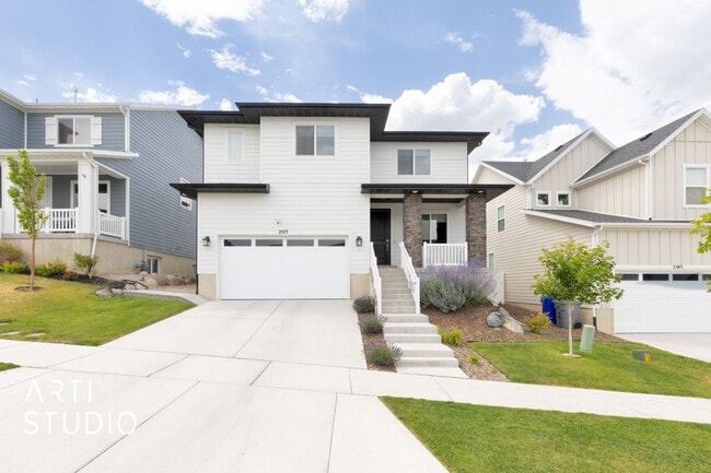 property at 2577 N Velvet Moon Dr