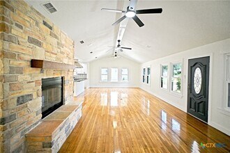456 Magazine Ave in New Braunfels, TX - Building Photo - Building Photo