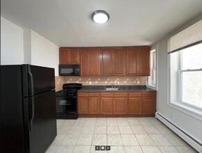 21-23-23 E 17th St in Bayonne, NJ - Building Photo - Building Photo