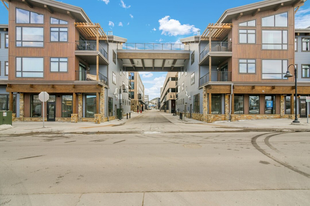 75 W 4th St in Silverthorne, CO - Building Photo