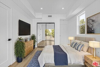 10826 Hesby St in Los Angeles, CA - Building Photo - Building Photo