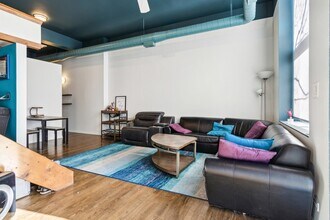 2343 N Greenview Ave in Chicago, IL - Building Photo - Building Photo