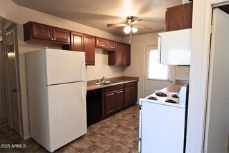 1024 N Pueblo Dr in Casa Grande, AZ - Building Photo - Building Photo