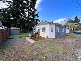 3114 N Holland St in Portland, OR - Building Photo