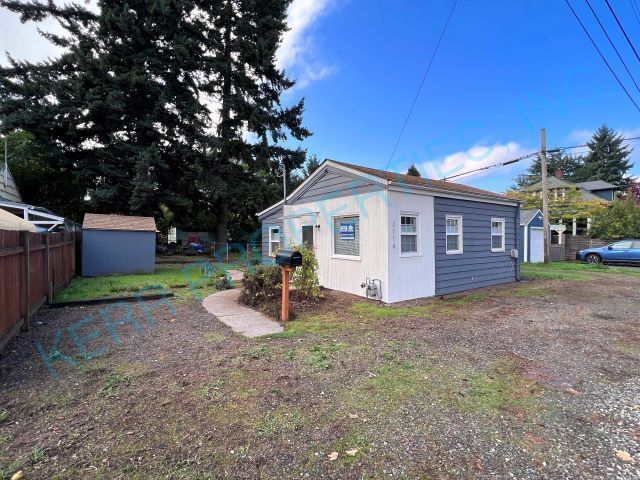 property at 3114 N Holland St