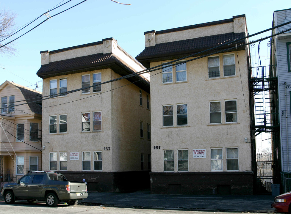 179 Woodside Ave in Newark, NJ - Building Photo