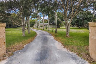 16627 Deer Path Ln in Wellington, FL - Building Photo - Building Photo