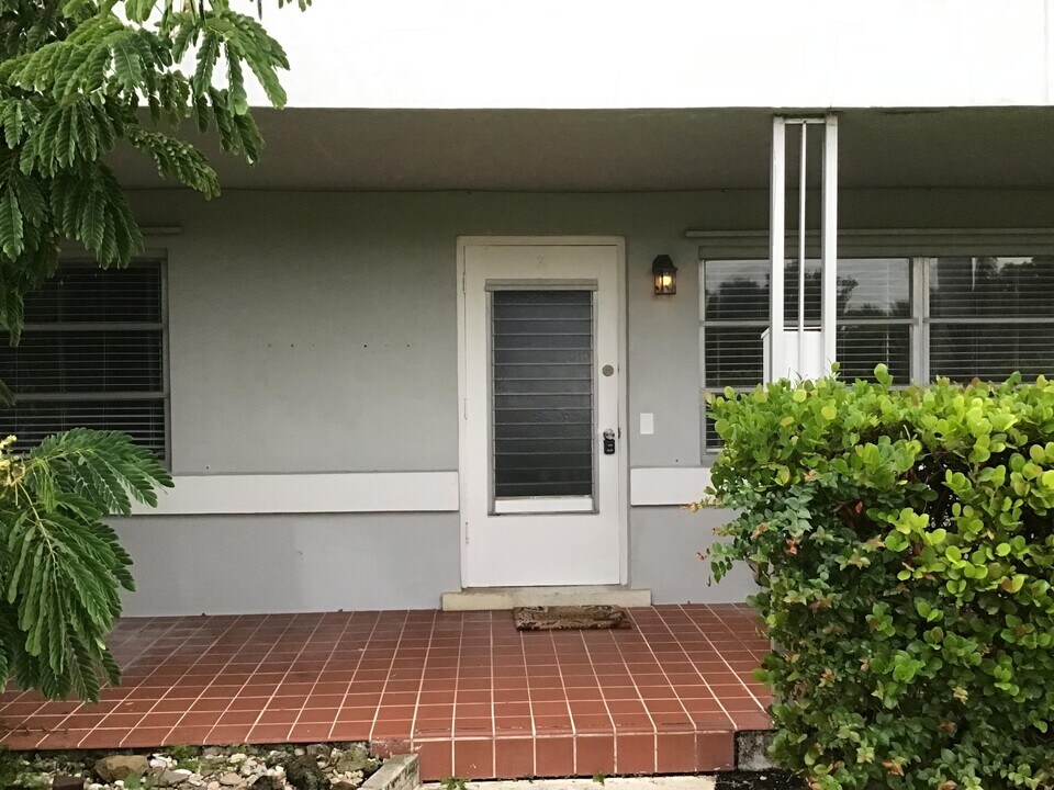 4800 N Flagler Dr-Unit -2 in West Palm Beach, FL - Building Photo