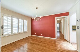 8825 Merlin Dr in Houston, TX - Building Photo - Building Photo