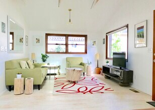 4633 N Gantenbein Ave in Portland, OR - Foto de edificio - Building Photo