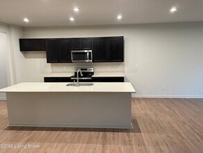 7611 Fair Ln in Louisville, KY - Building Photo - Building Photo